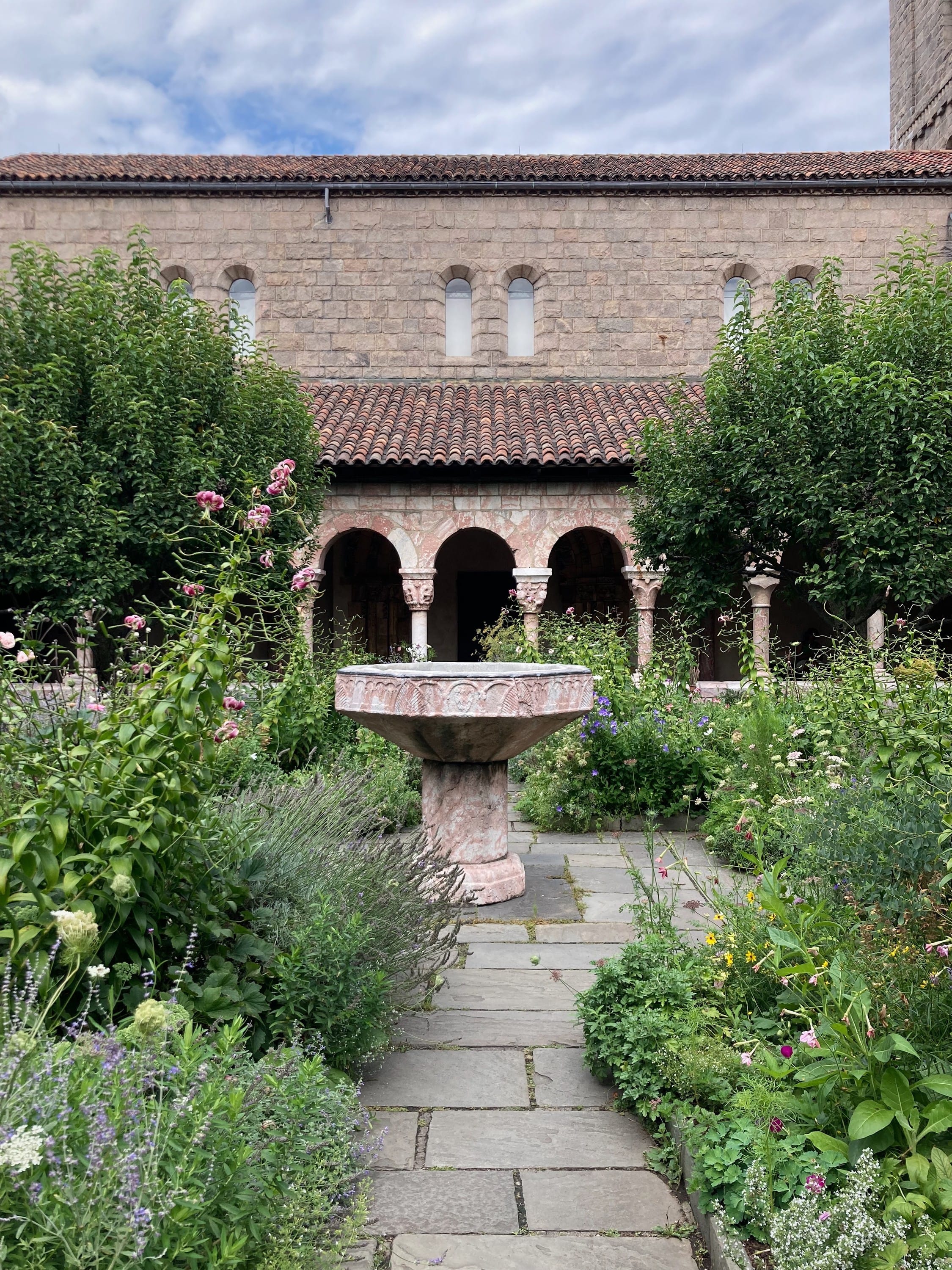 the gardens at the Met Cloisters