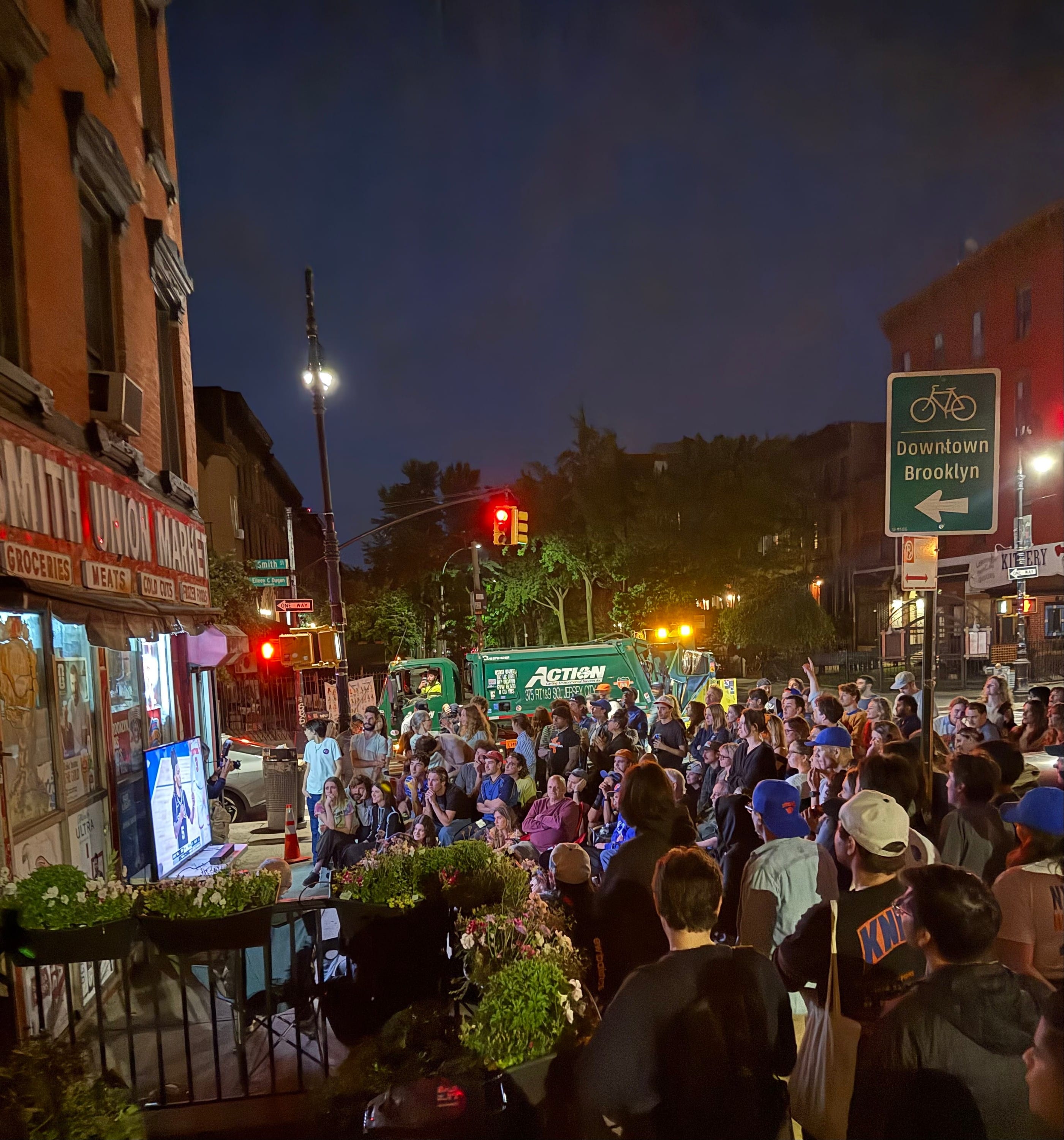 Watching the Knicks in finals on the street