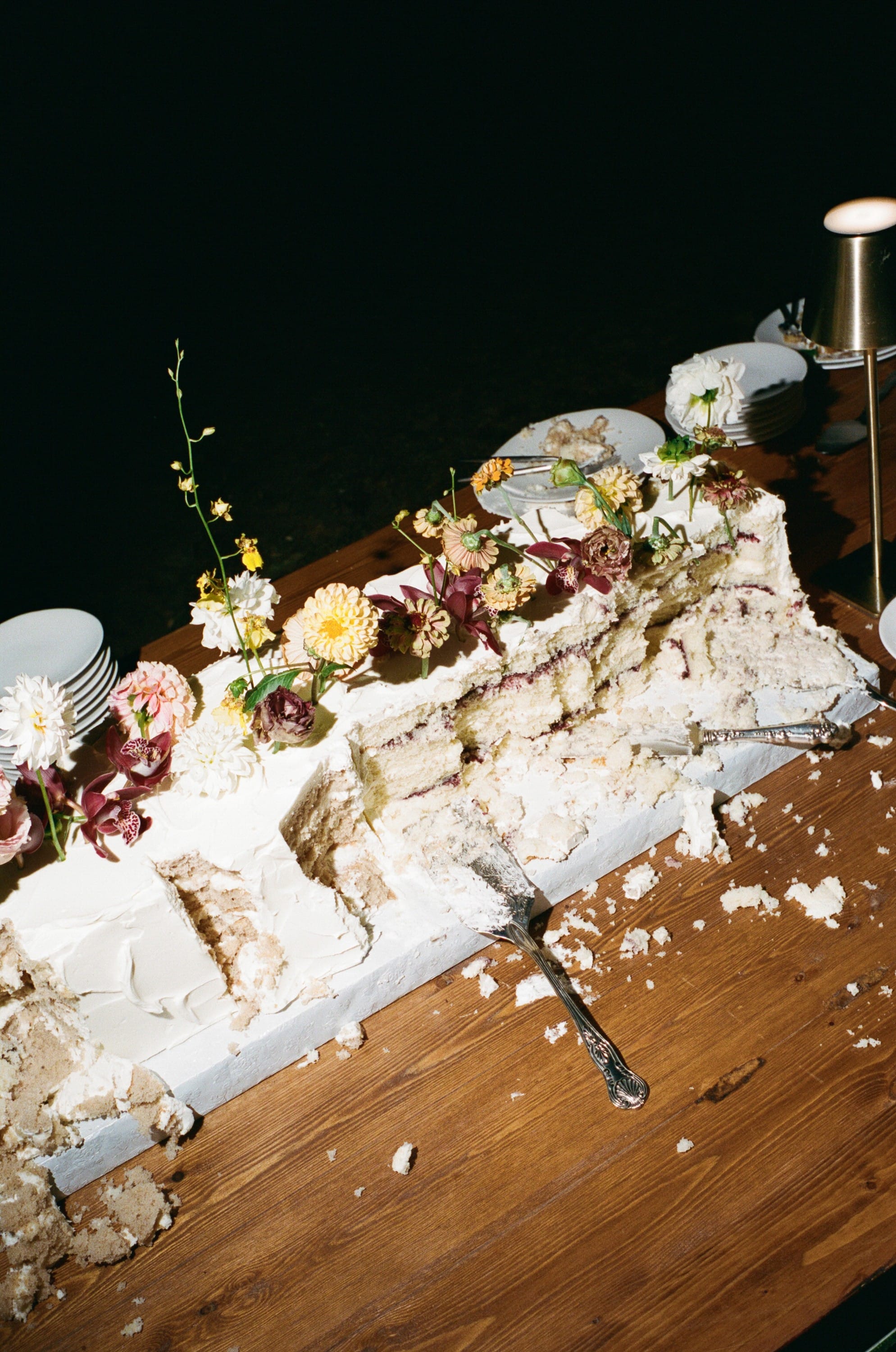 Cut your own wedding cake slice