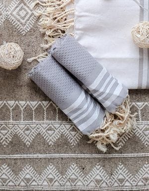 Kahena throw