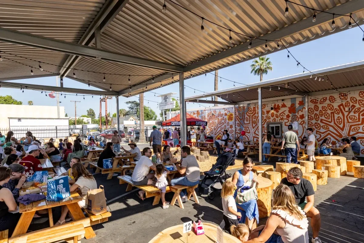 Good Neighbor Bar and Patio in Altadena