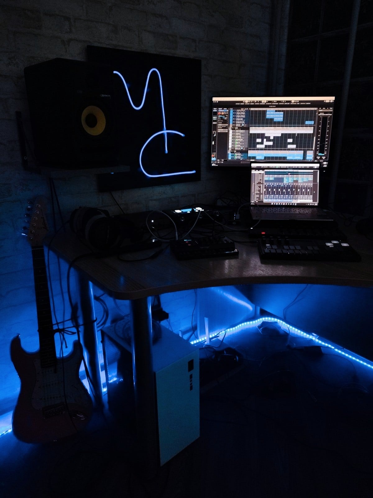 it's a music SPACESHIP!!!