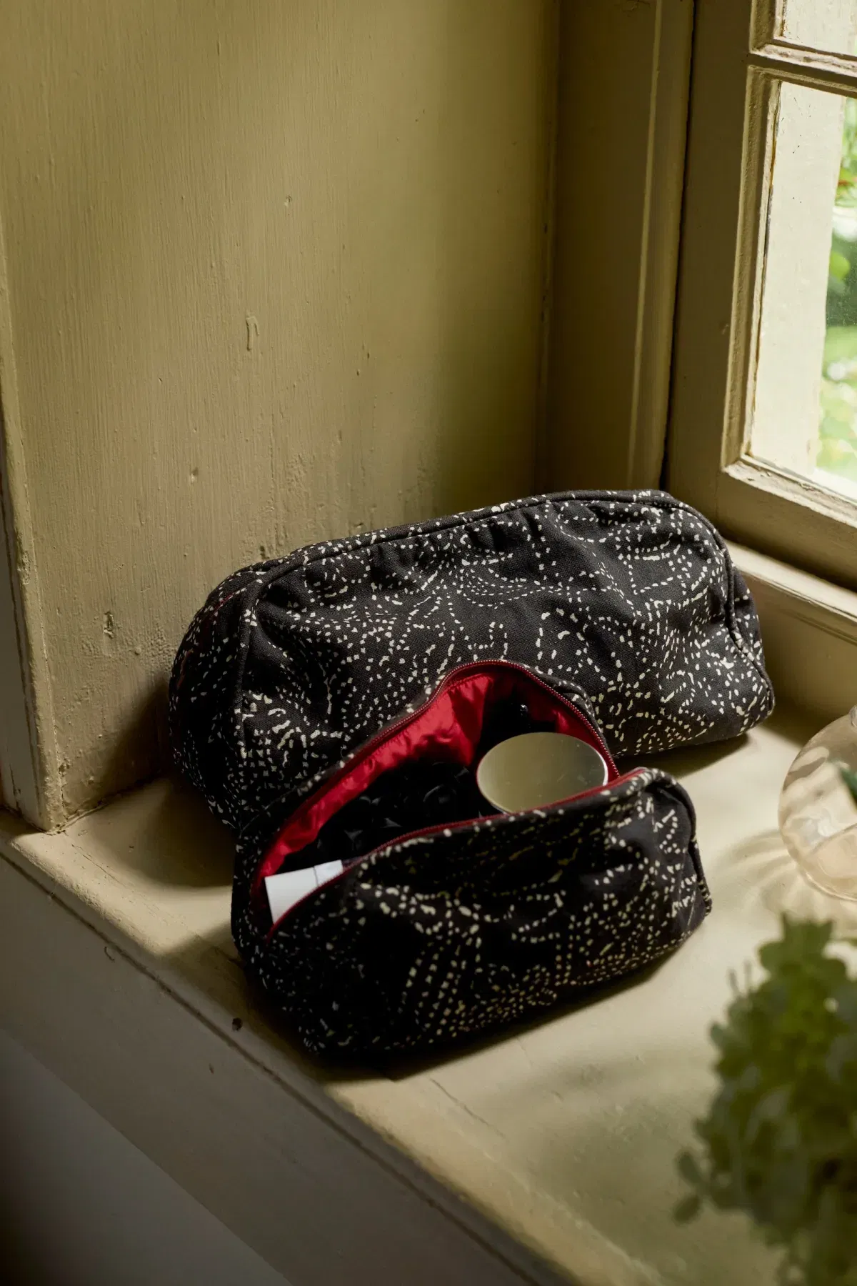Autumn Sonata Ulla Toiletry Bag