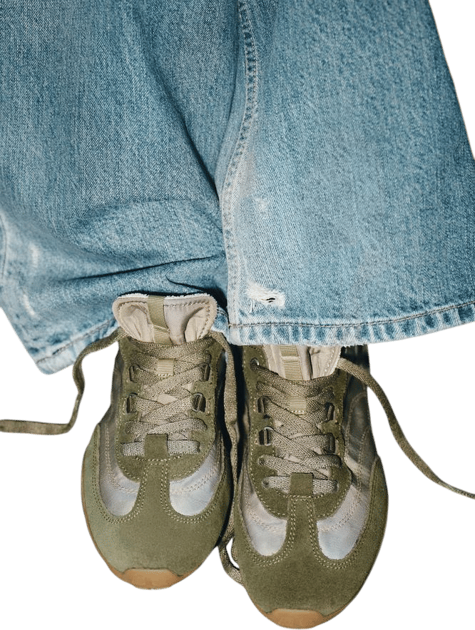 CONTRASTING RUNNING SNEAKERS