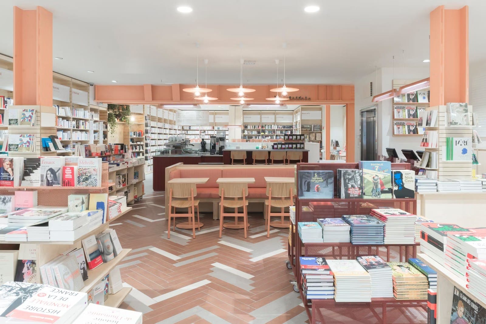 Take a break in a Bookstore in Paris