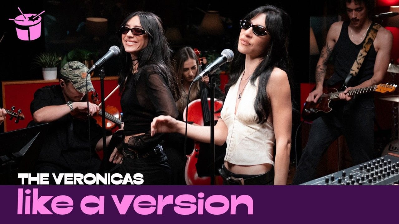 The Veronicas - Untouched (Live)