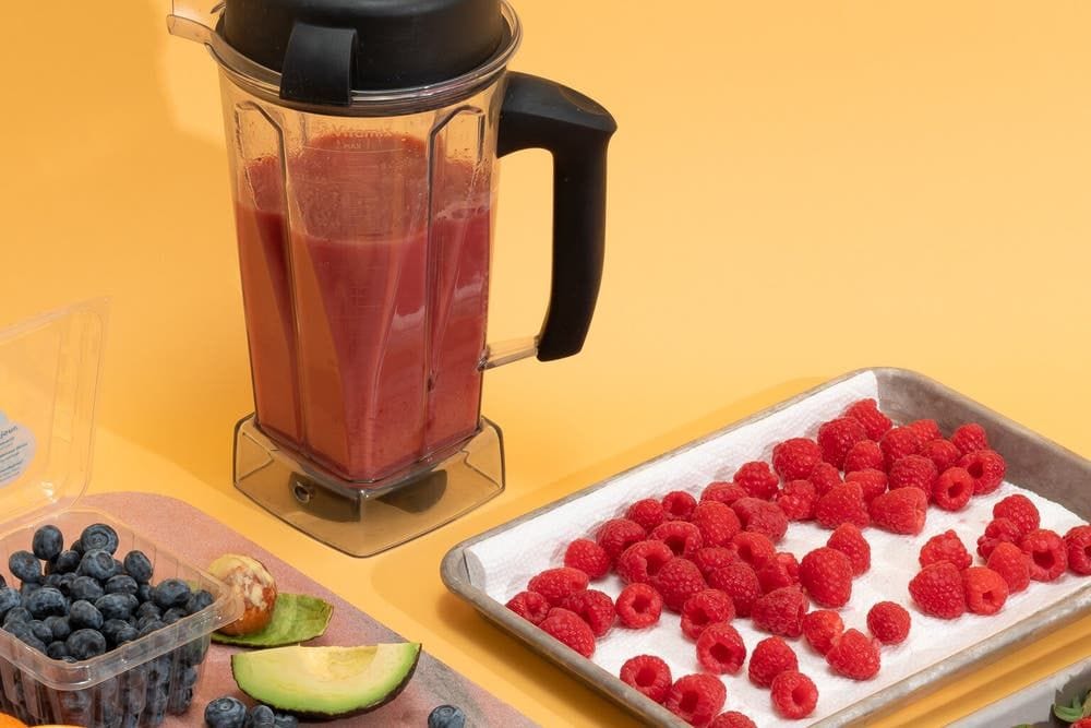 How to Load Your Blender for a Smoothie