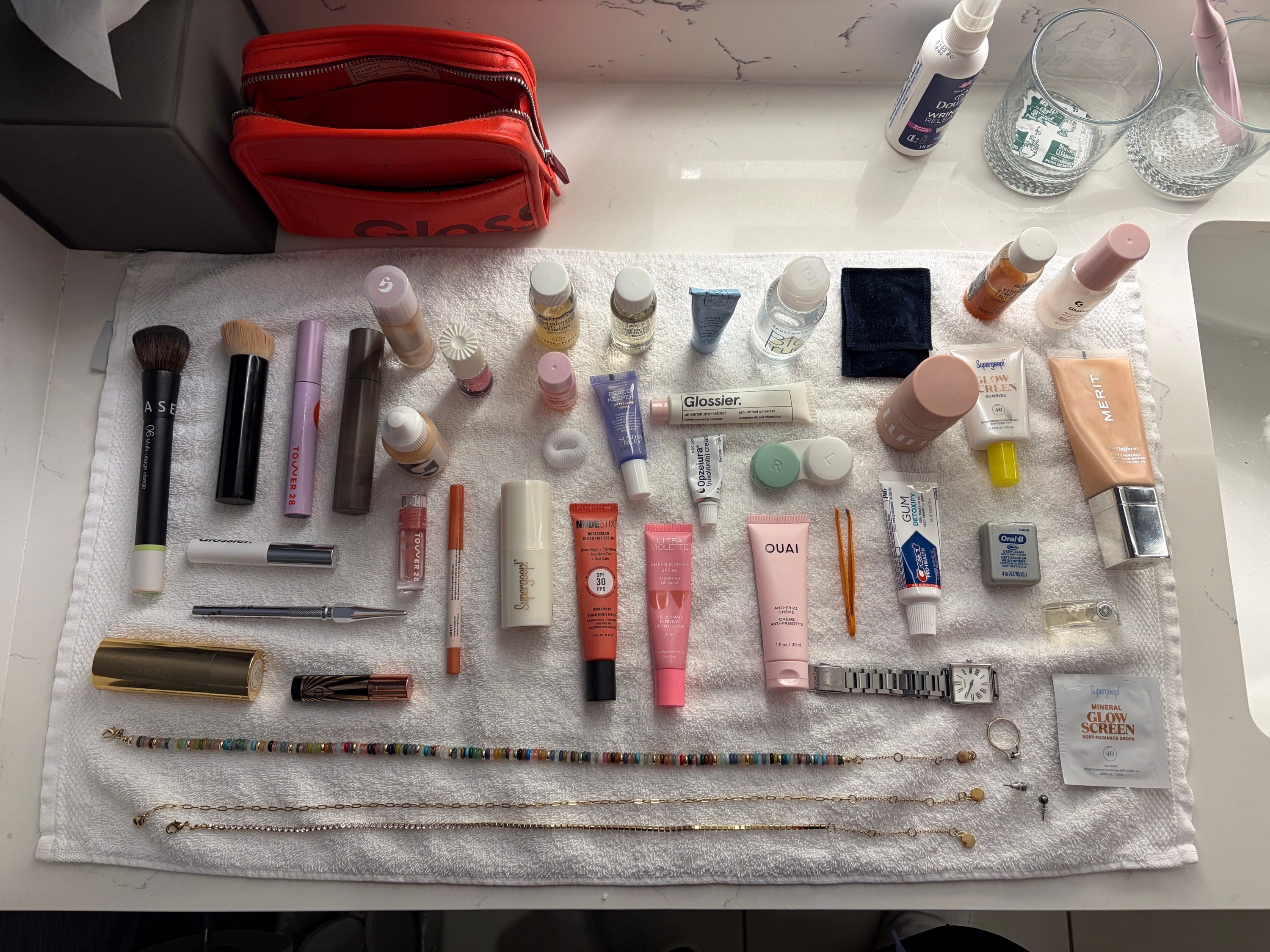 Travel toiletries kit