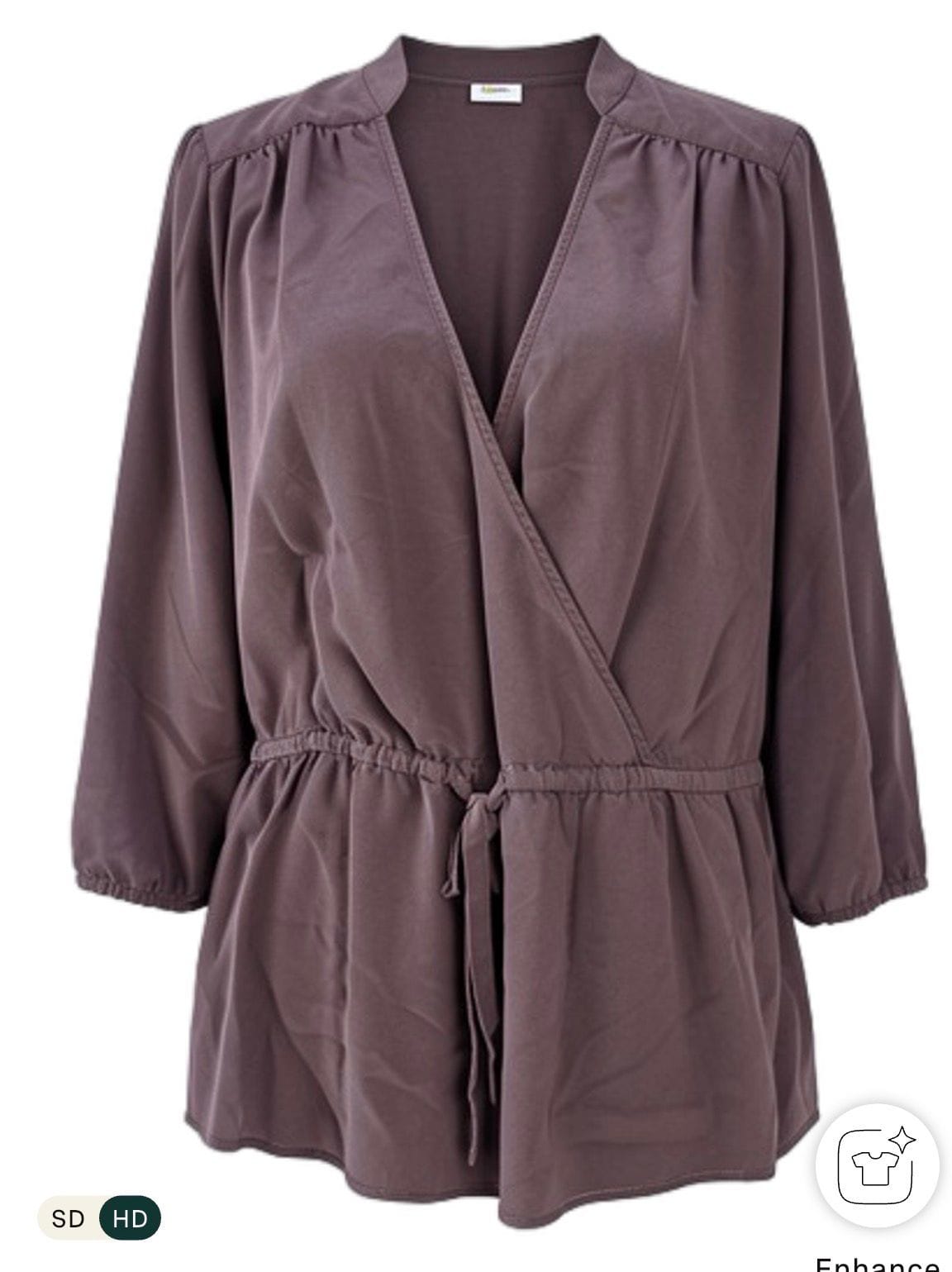 Desaturated colored shirts with 3/4 sleeves