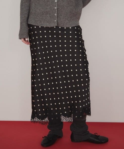 duei サテン裾レースドットスカート