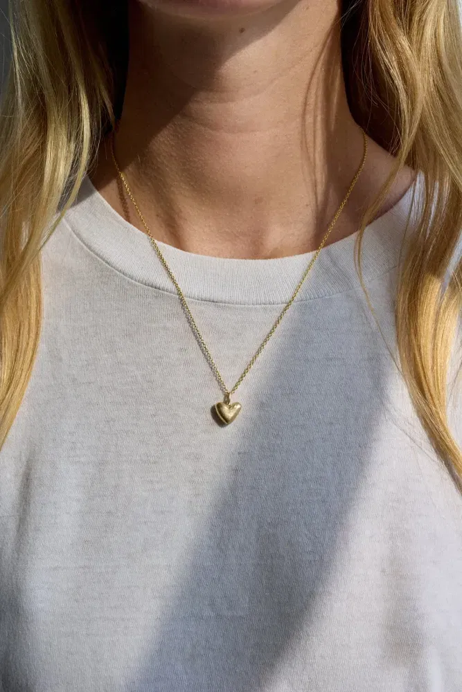 Gold Diminutive American Folk Heart Pendant — Dunton Ellerkamp