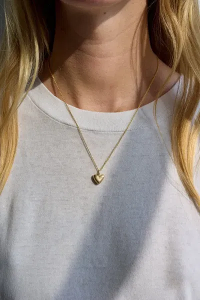 Gold Diminutive American Folk Heart Pendant
