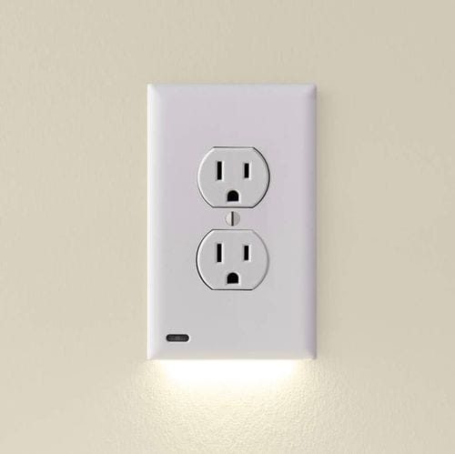Wall outlet nightlight