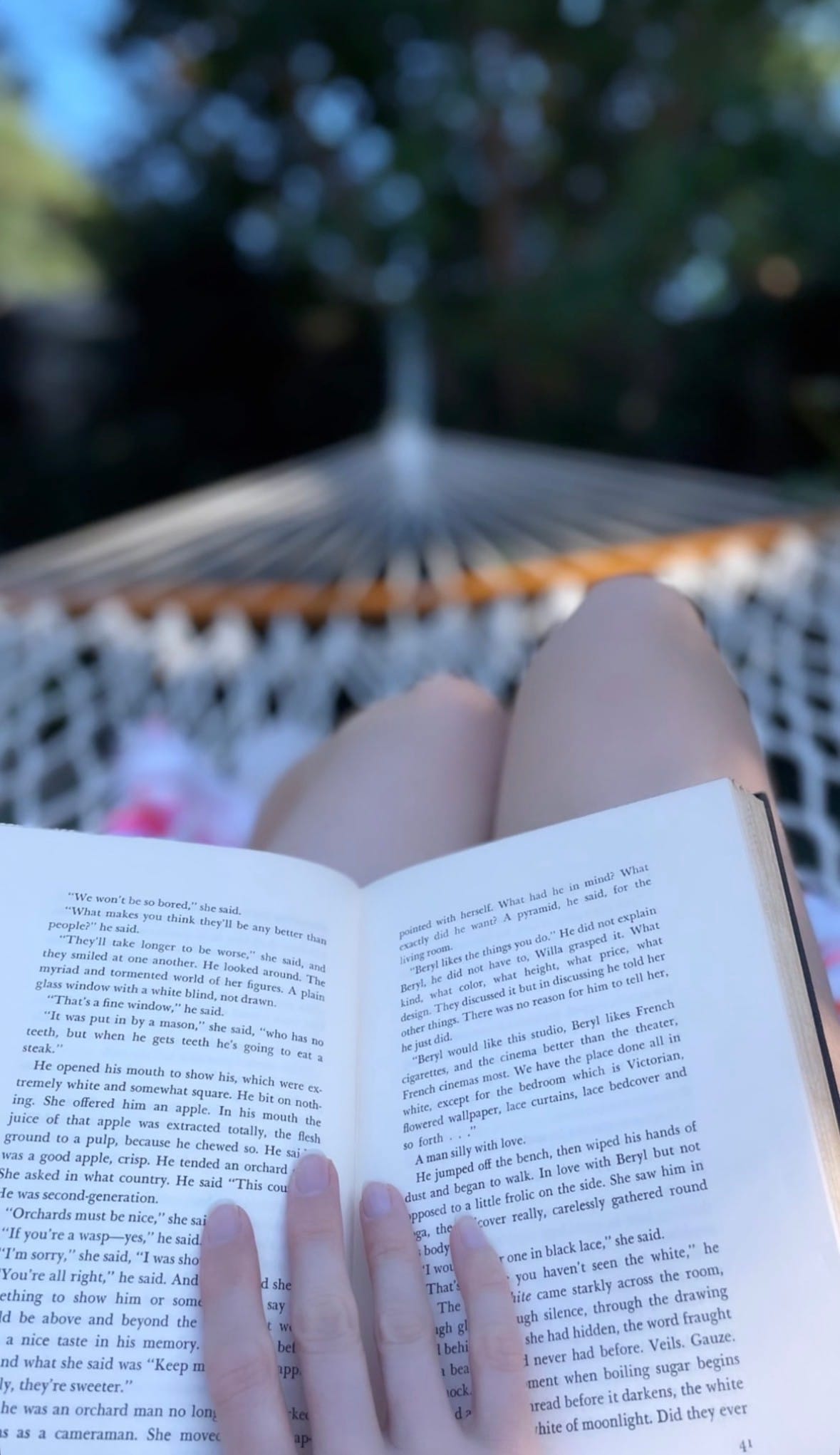 Cosy hammock hangs