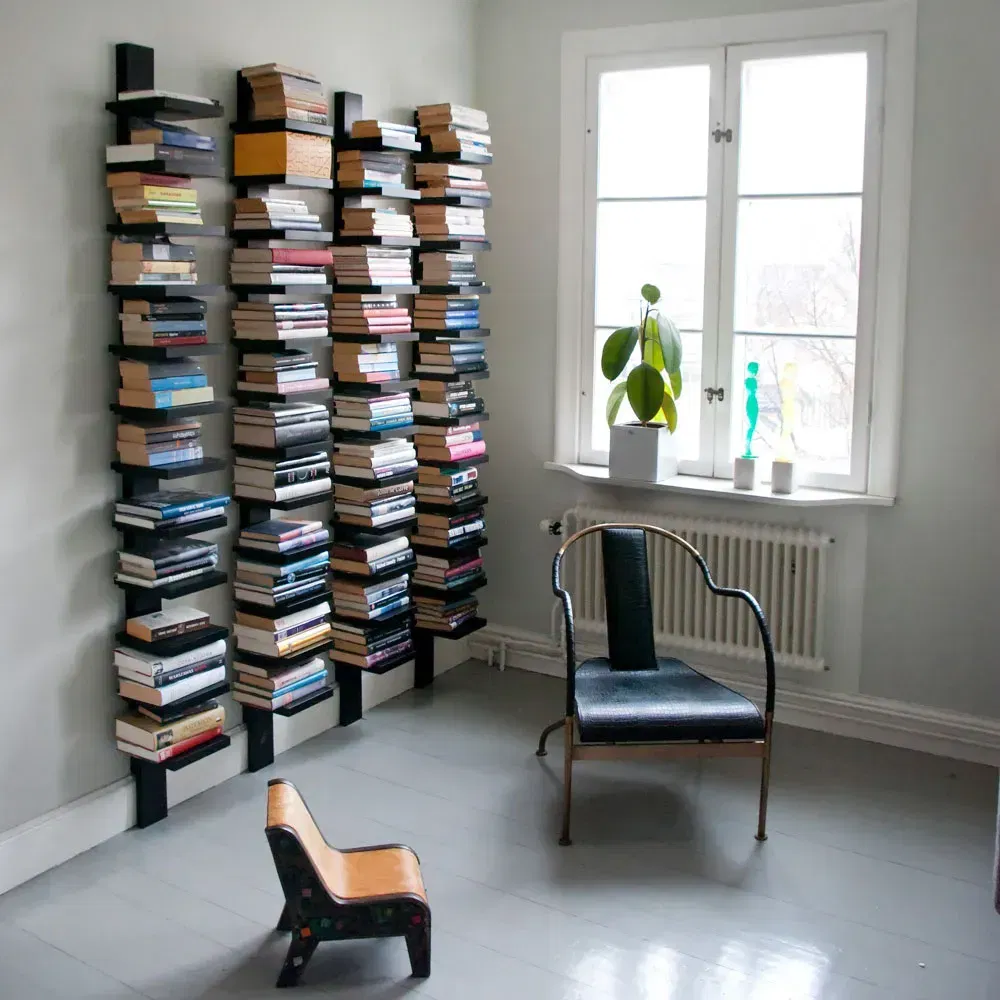 Pilaster shelf