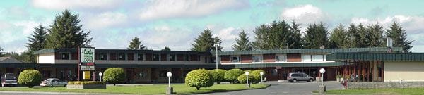 Curly Redwood Lodge