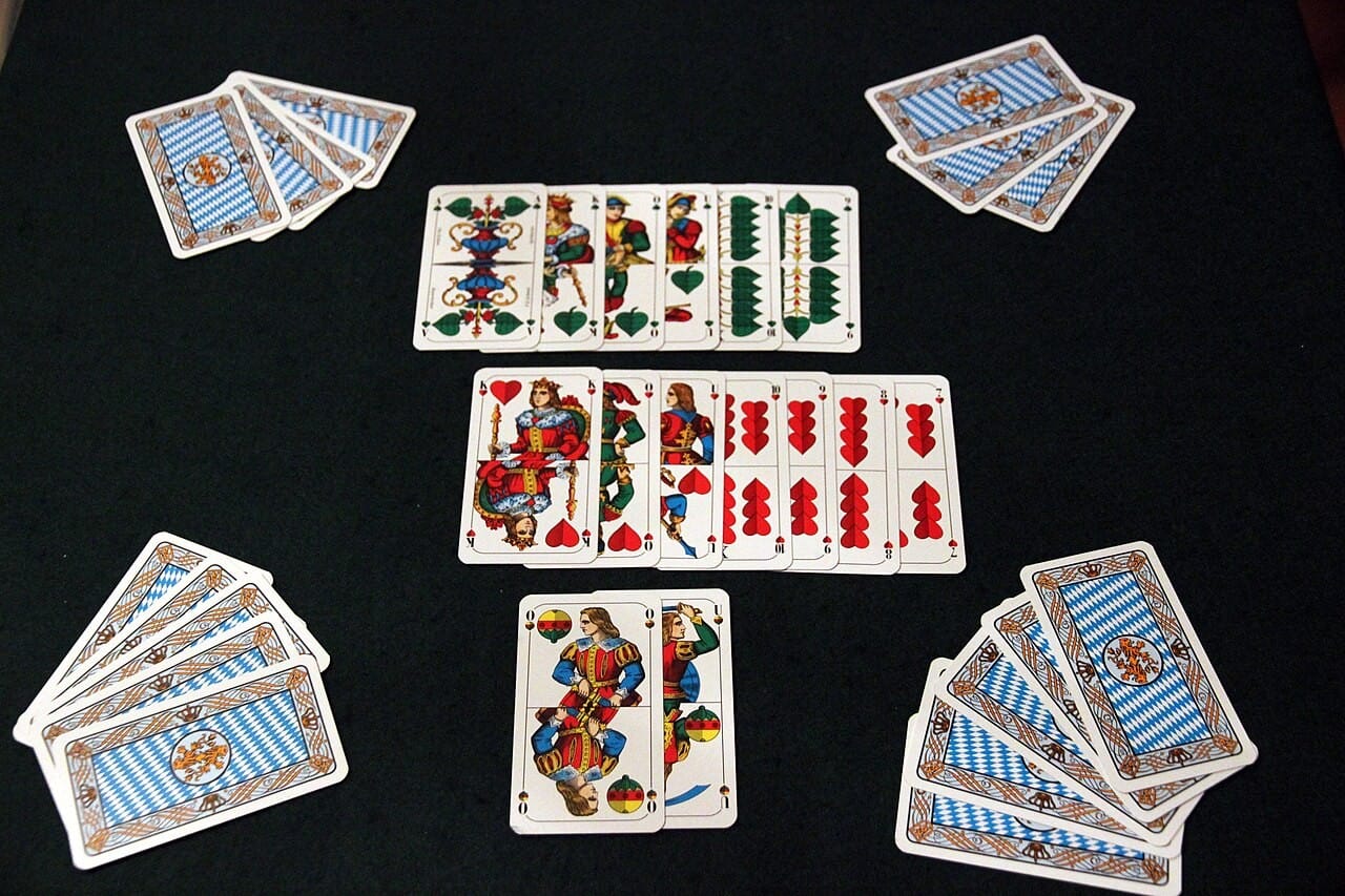 Sevens (card game)