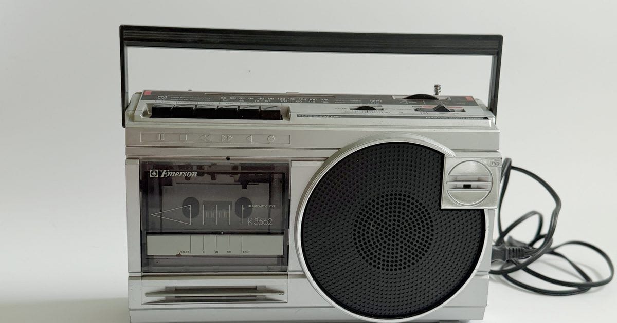 Emerson K3662 AM/FM Radio/Cassette Player