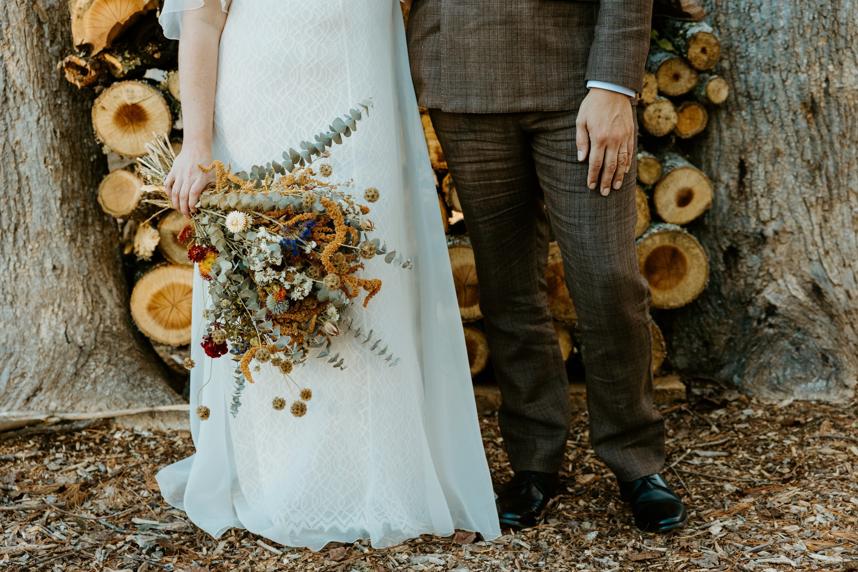 Handwritten cards for each guest to open during ceremony