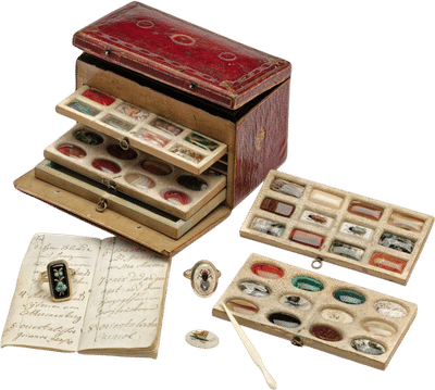 Court Ring Stone Cabinet