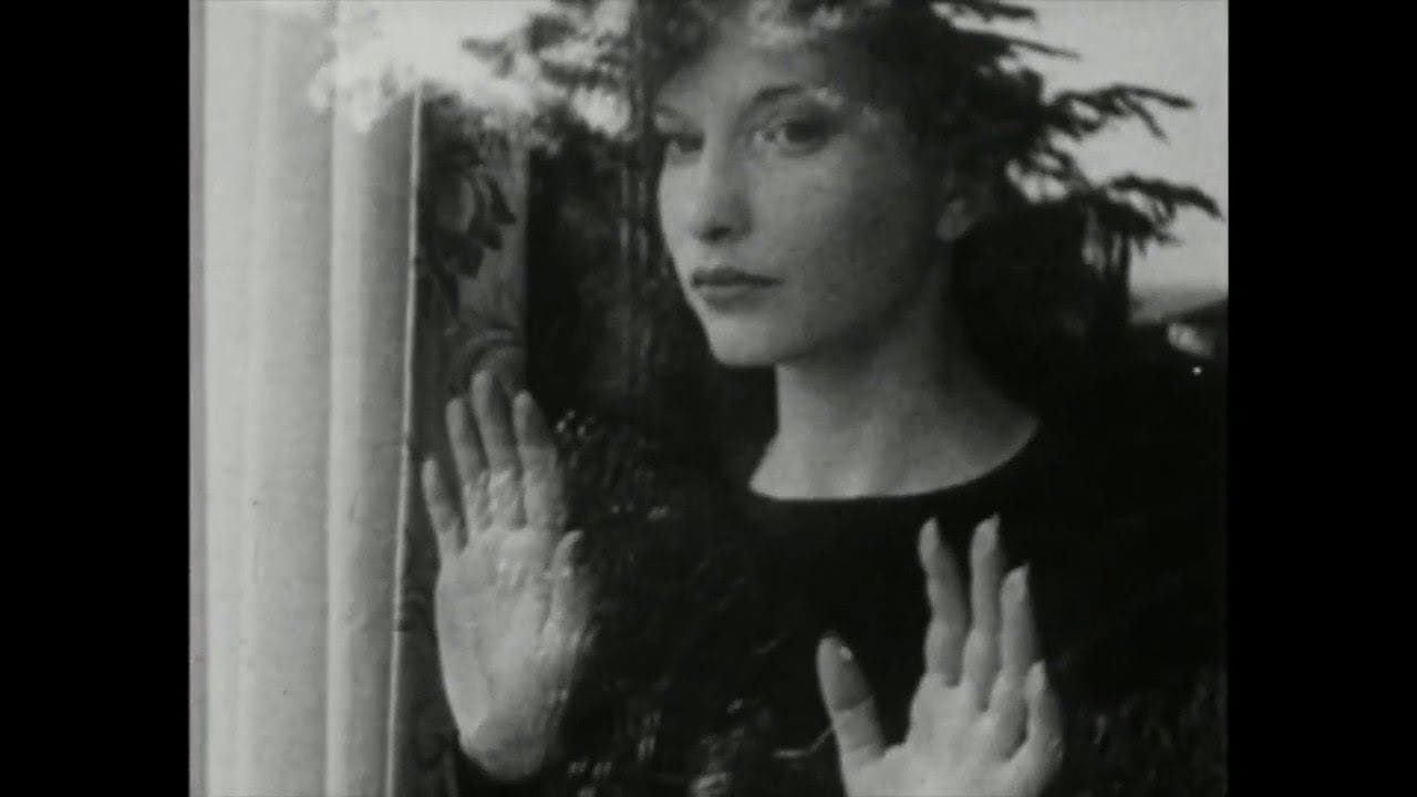 Meshes of the Afternoon by Maya Deren