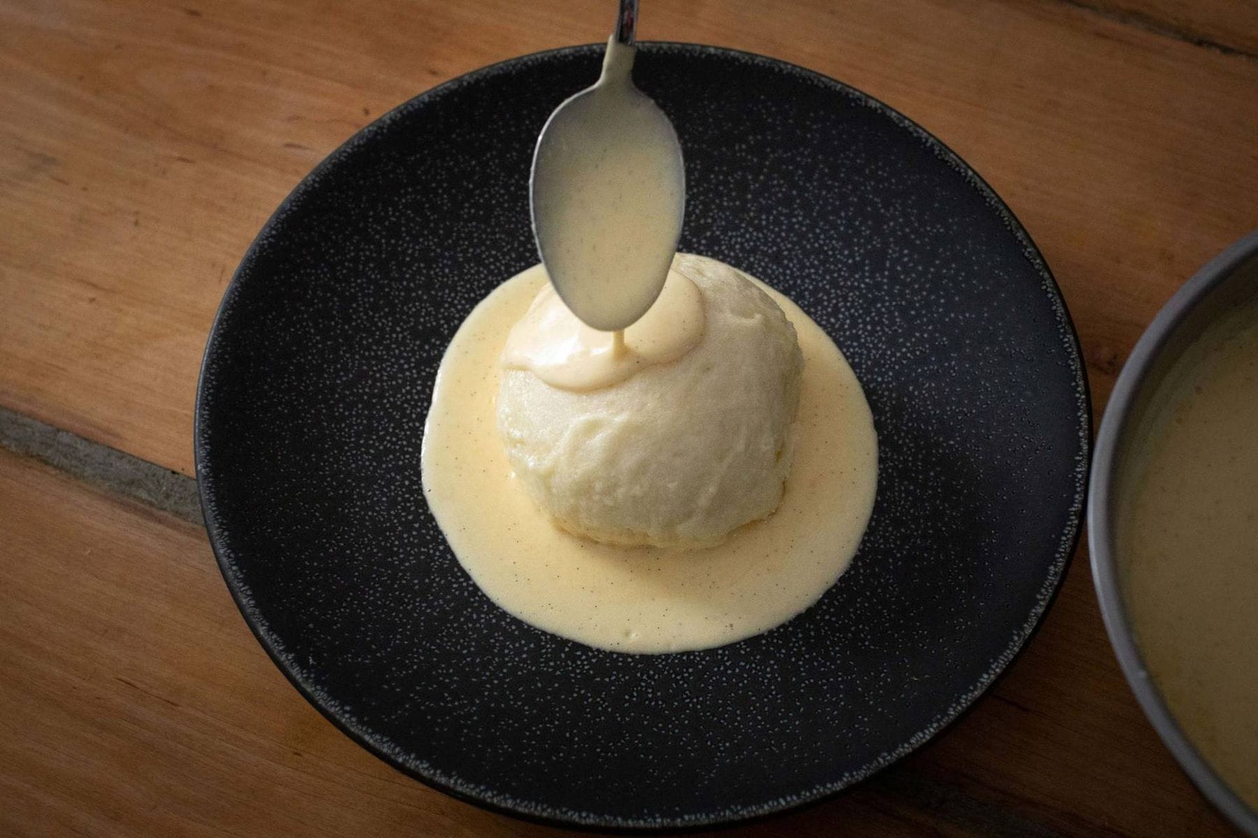 Dampfnudel with vanilla sauce (Oktoberfest Classic)