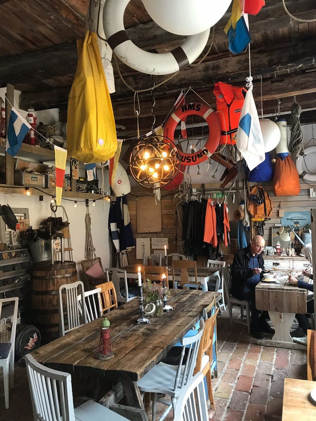 Skroten Café & Skeppshandel