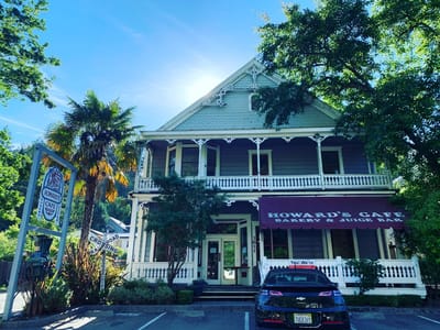 Howard's Station Cafe