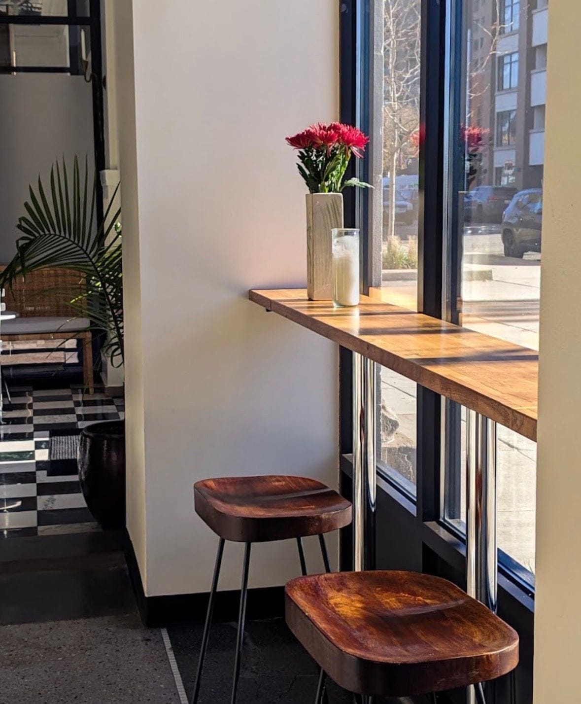 https://warda-patisserie-midtown.square.site