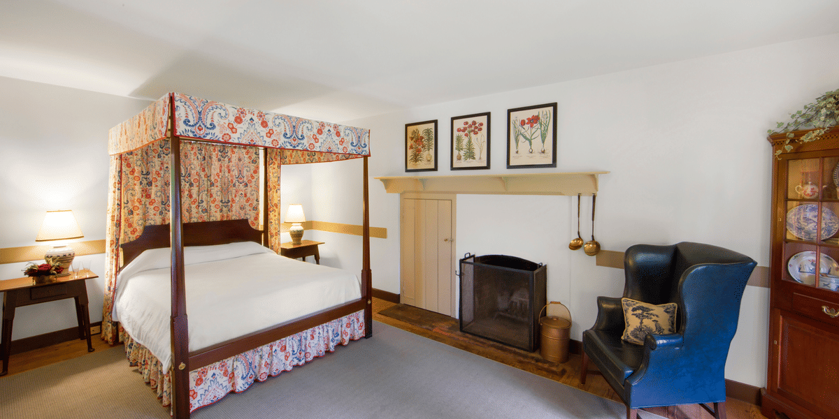 Stay in a Colonial House