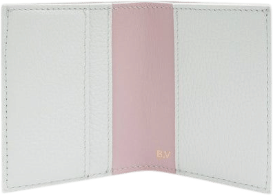 Beatrice Valenzuela wallet