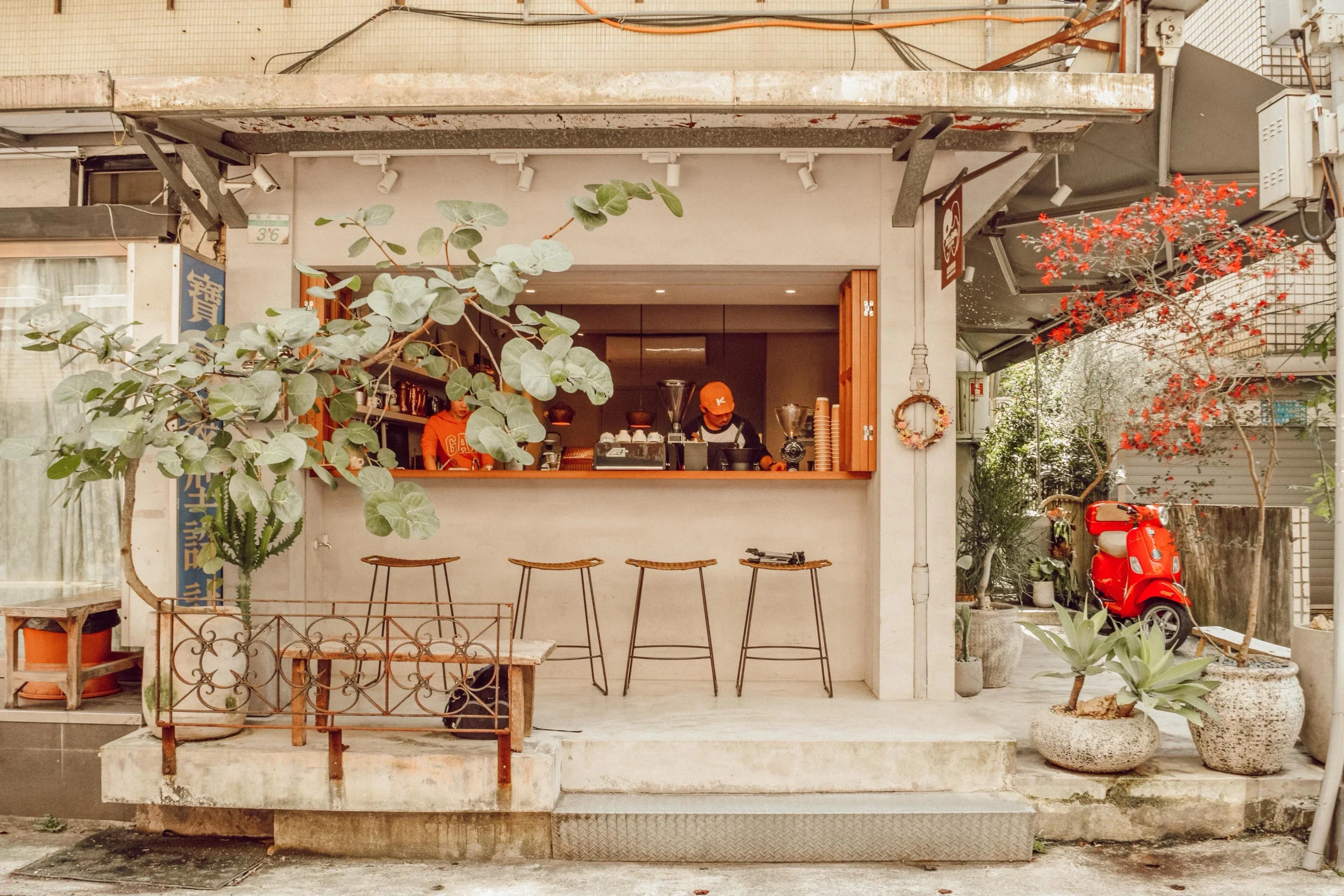 Visiting cafes in Taiwan