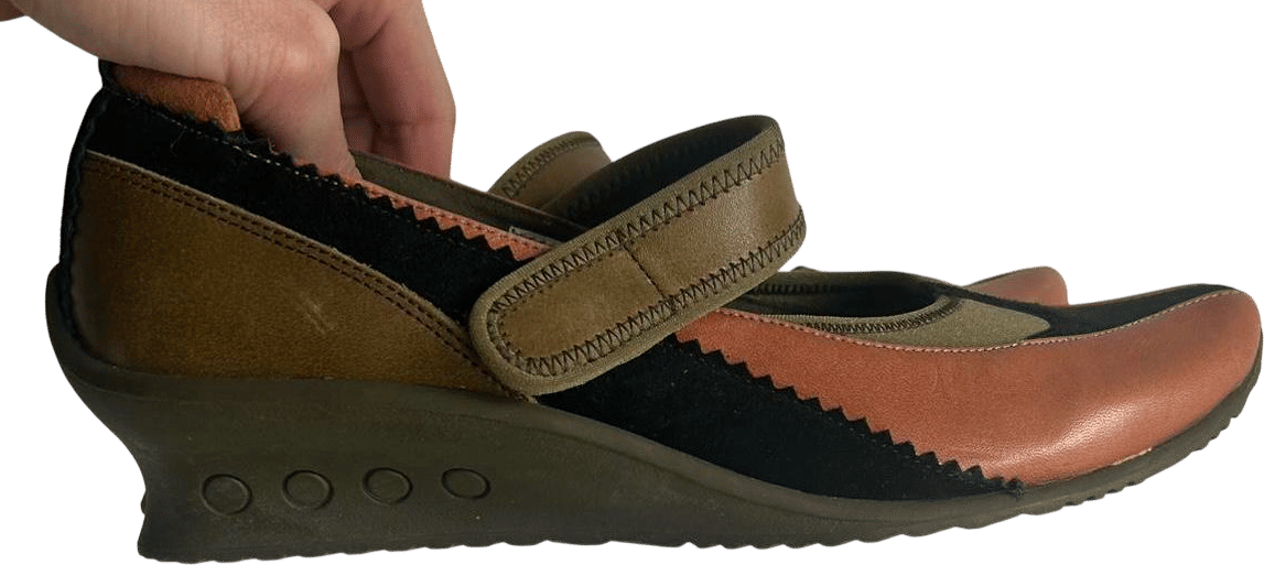 XOXO Wedges