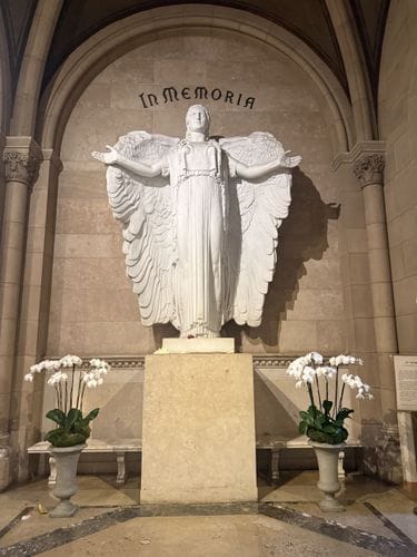 elizabeth taylor @ forest lawn