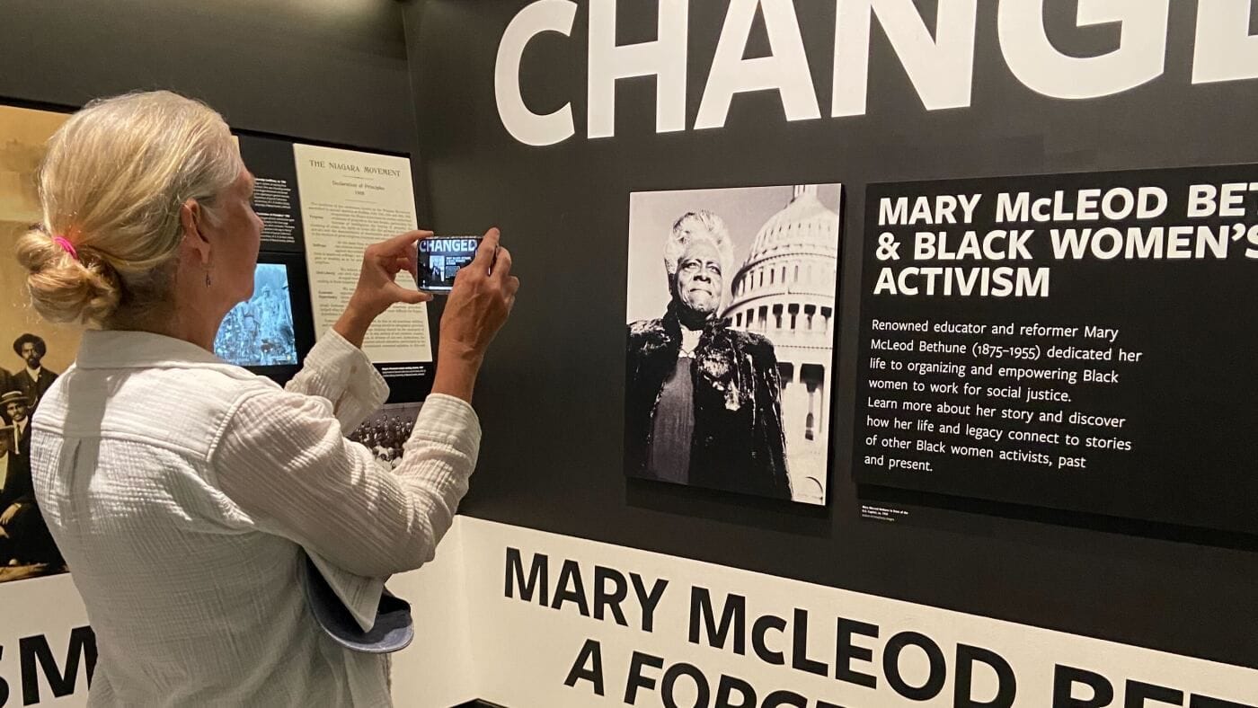 Citizen Historians for the Smithsonian