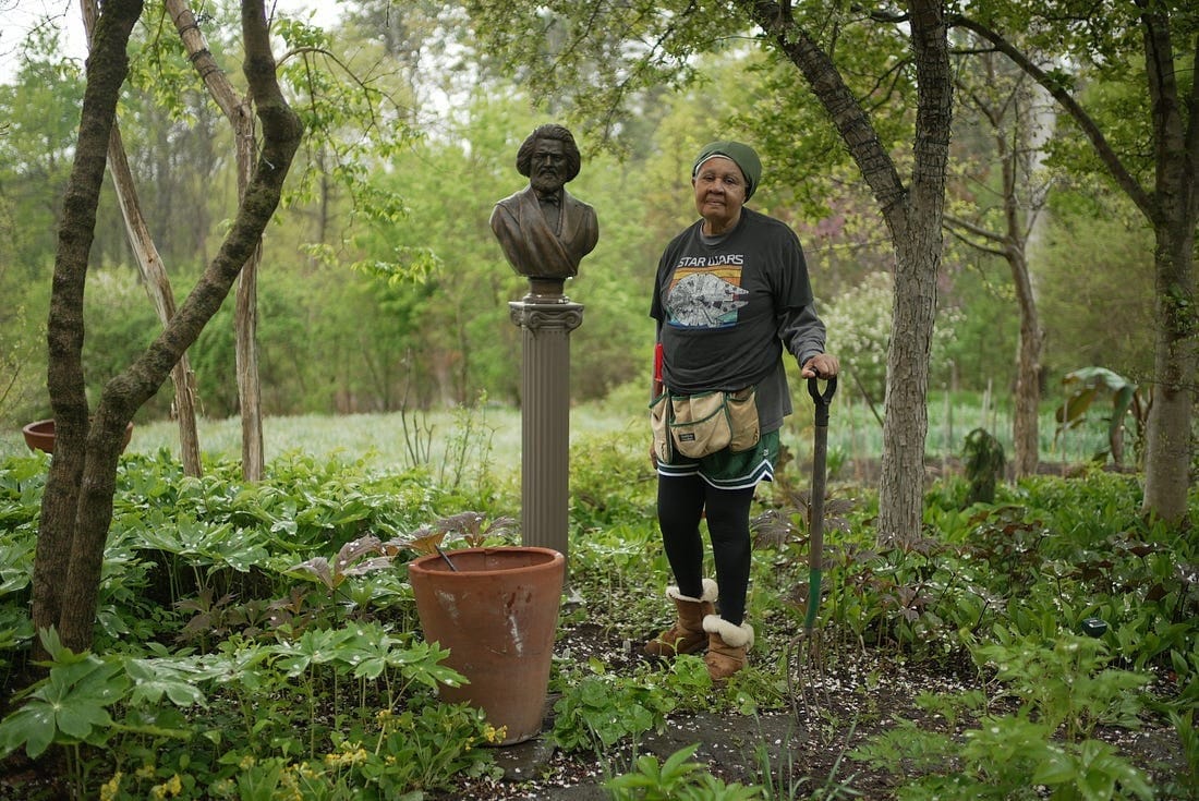 Jamaica Kincaid's gardening outfit