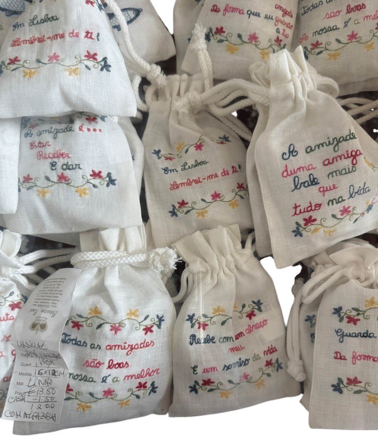 Embroidered linen gifts at Principe Real Enxovais