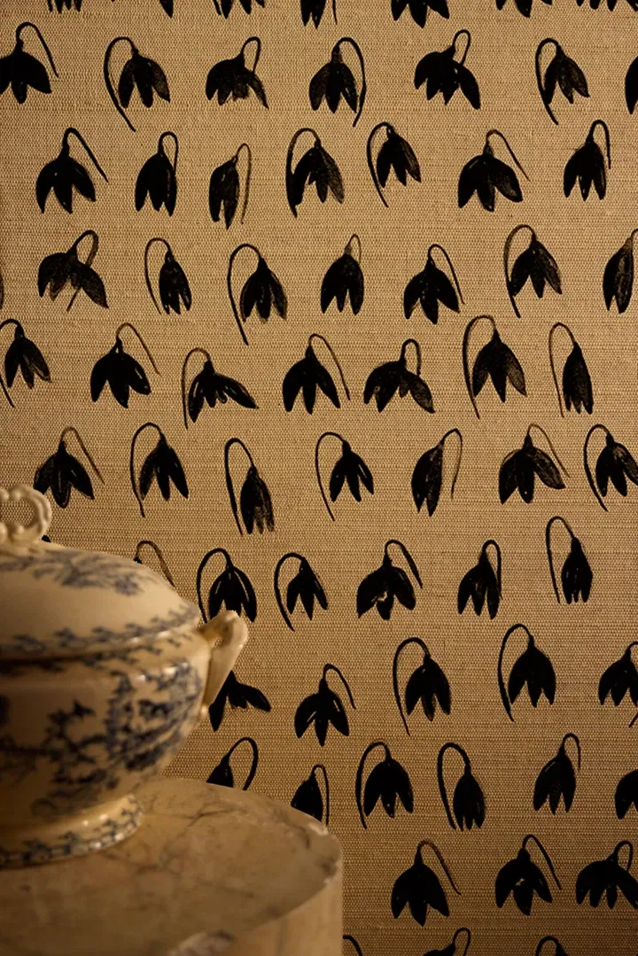 Lilly Farrows Grasscloth Wallpaper
