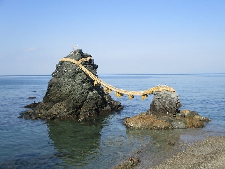Meoto Iwa (Wedded Rocks) 夫婦岩