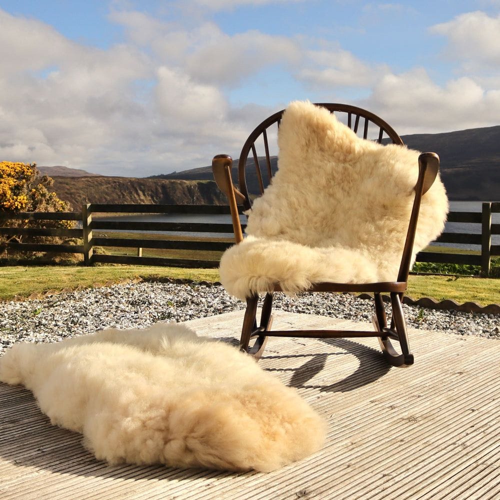 Skyeskyns Natural White Large Sheepskin Rug (105x66cm)