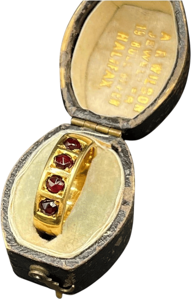Antique Edwardian 18ct Yellow Gold Four Stone Garnet Ring