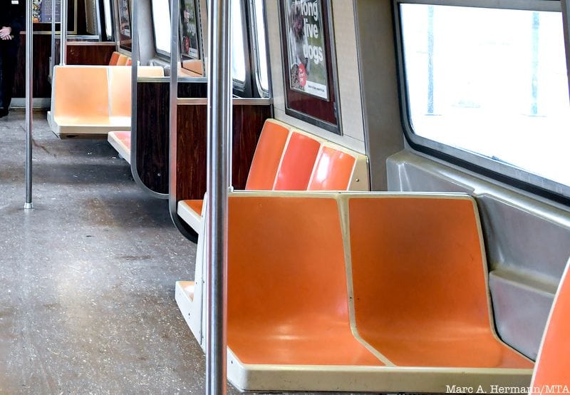 R46 subway cars