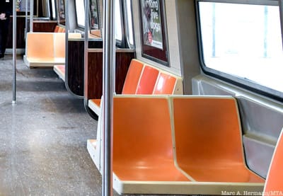 R46 subway cars