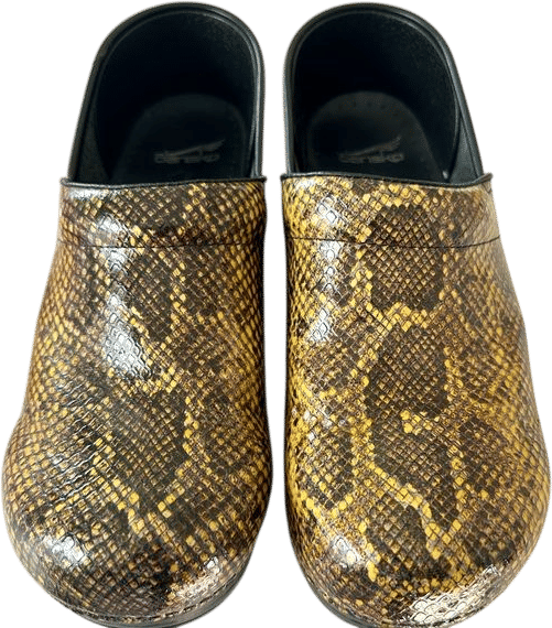 dansko clogs