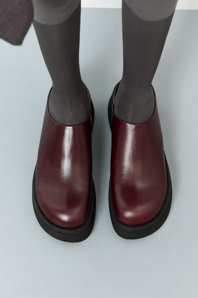 Kristi Mules - Burgundy Shiny Leather | Miista