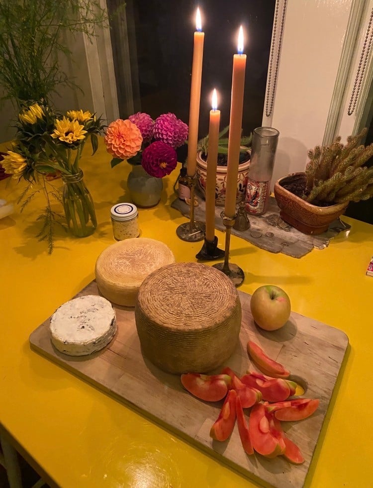 Apples & cheddar
