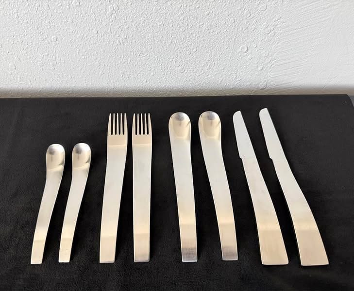 Mono Filio Flatware
