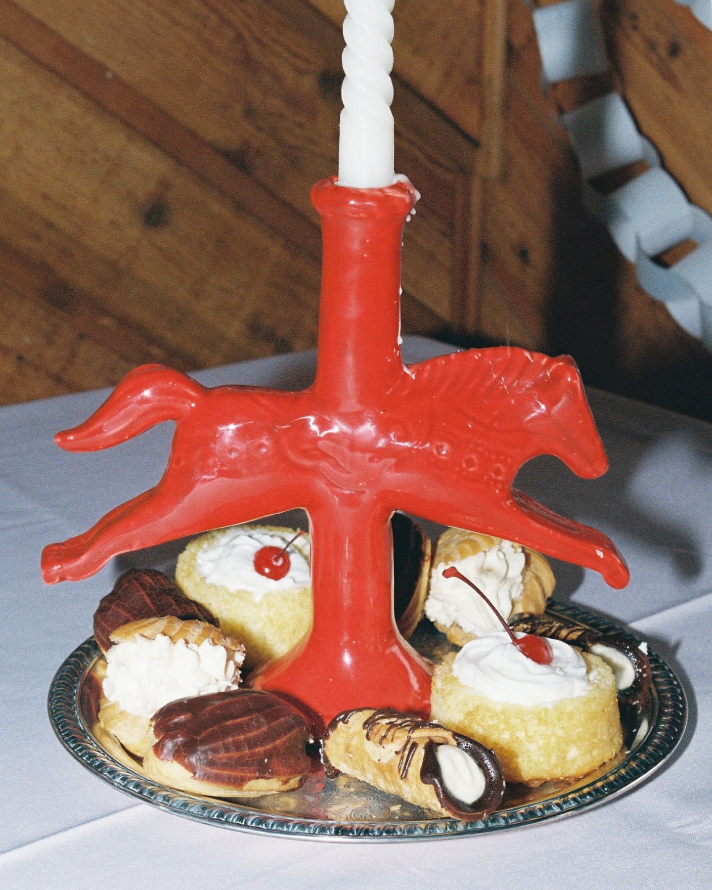St.Bingo Dala Horse Candlestick Holder