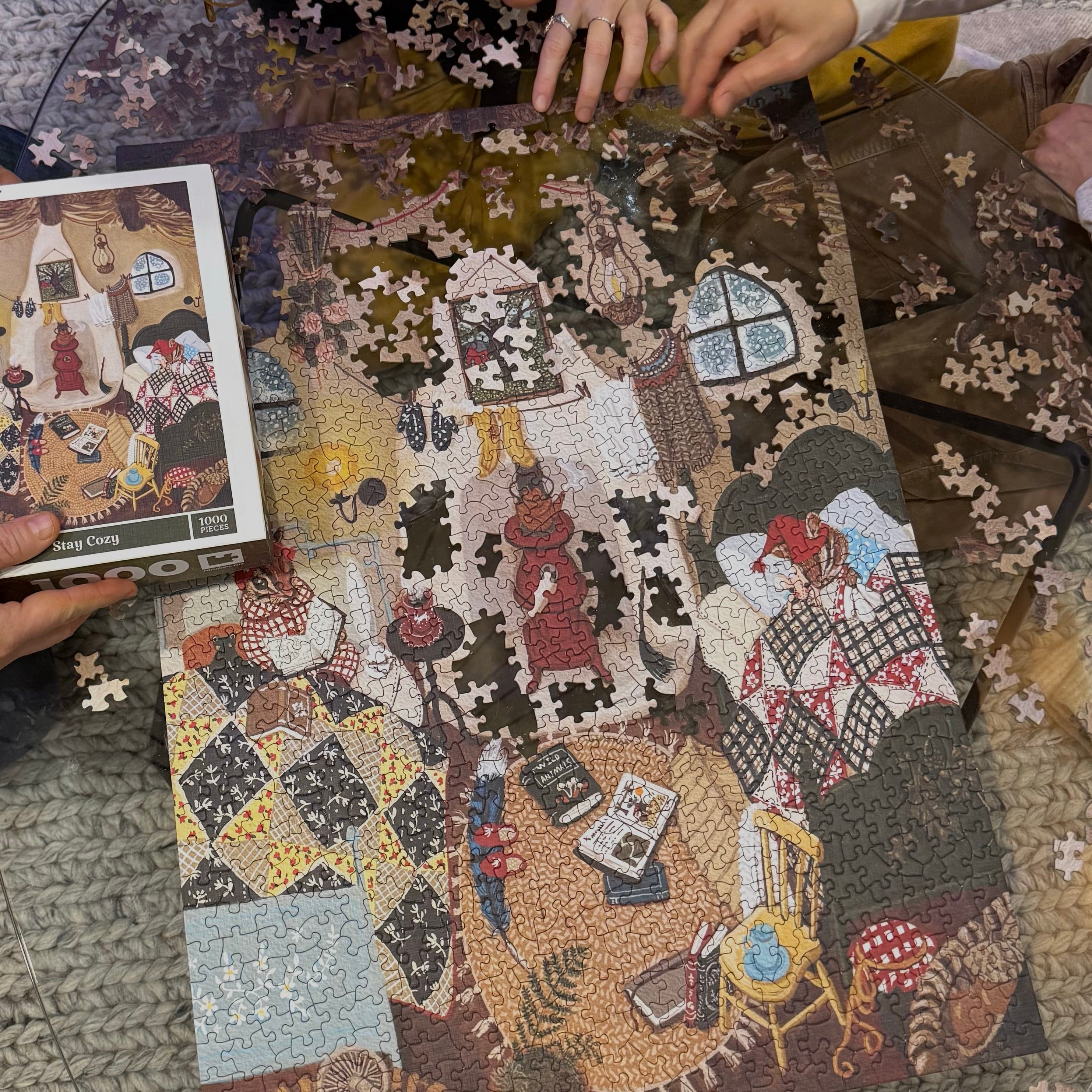 Holiday puzzle station