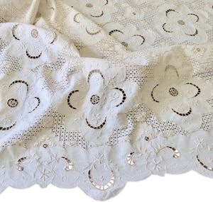 LaNaperie Vintage Italian Linen Tablecloth with Madeira Embroidery